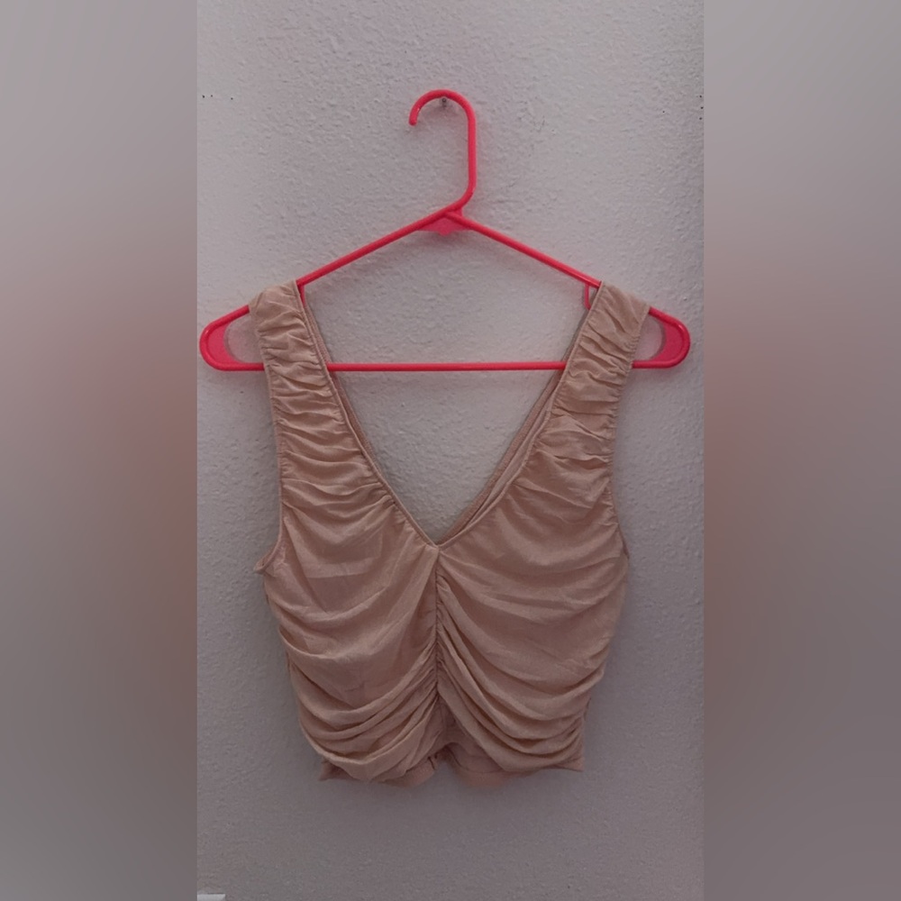 Forever 21 Nude Ruched V-Neck Sleeveless Top